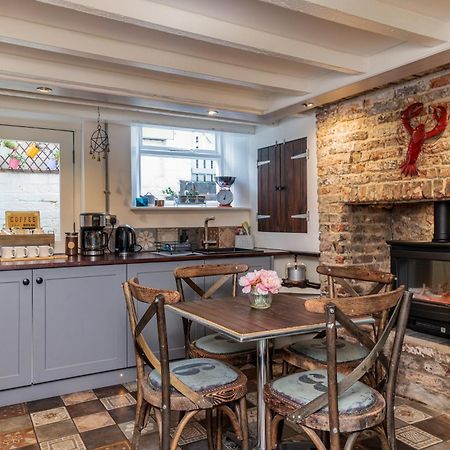Boutique Fisherman'S Cottage In Old Town Scarborough Eksteriør bilde